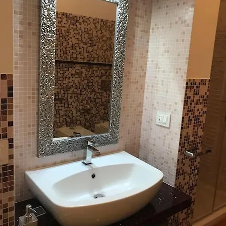 Thesan Lodge, Chic & Modern Design Apartment
