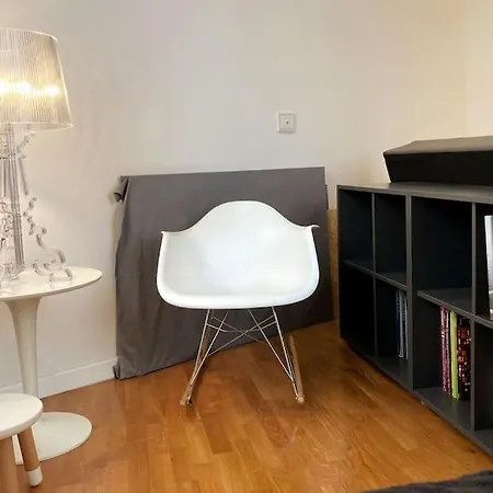 Thesan Lodge, Chic & Modern Design Apartment *
