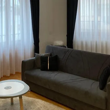 Thesan Lodge, Chic & Modern Design Apartment *